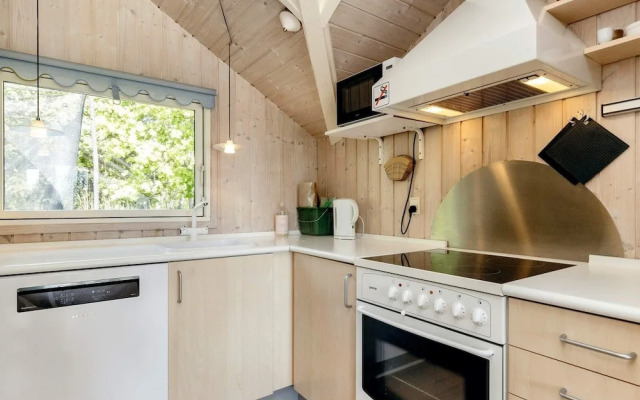 6 Person Holiday Home in Vaeggerlose