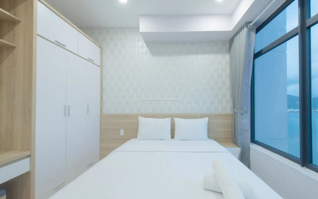 Handy Beachfront Apartment