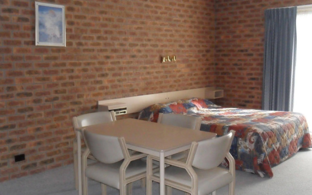 Settlement Motor Inn, Deniliquin