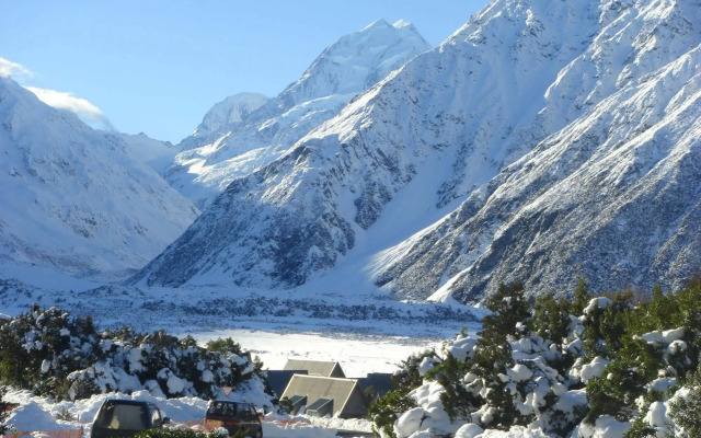 Aoraki Mount Cook Alpine Lodge