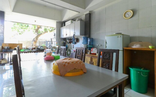 Pudak Sari Homestay by ZUZU