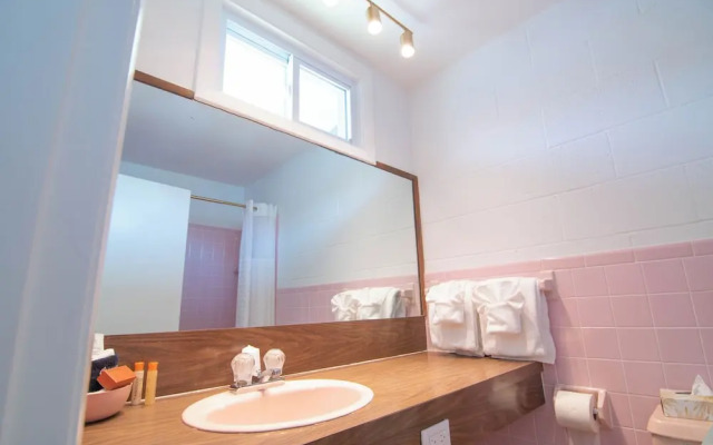 Ocean House Hotel & Motel