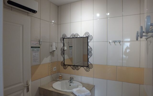 Logis Hôtel le Clos Saint-Loup