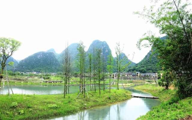 Peach Blossom Resort Hotel