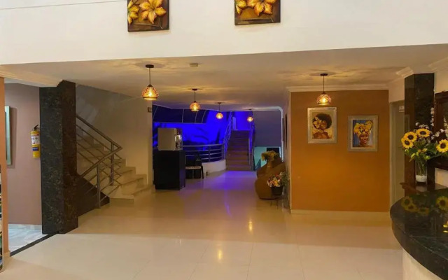 Hotel Olas Marinas Inn