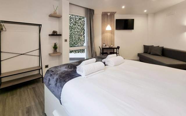 The Jolie Apartments - by the Ocean