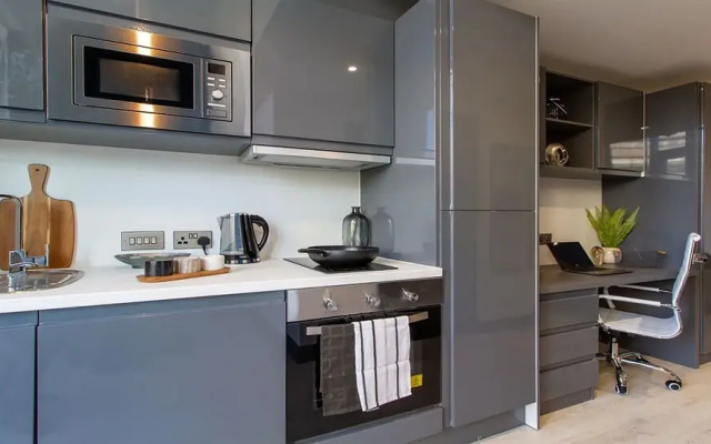 33 Parkside Coventry by Payman Club