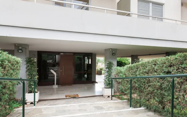 Spacious Apartment near HELEXPO
