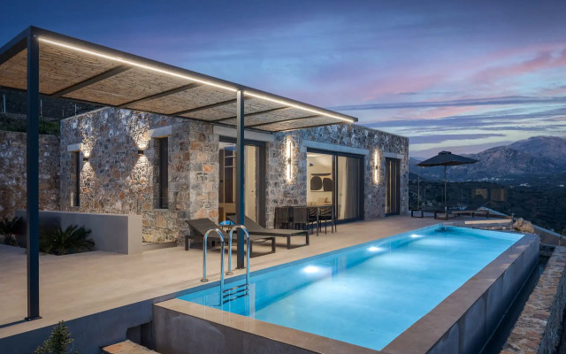 Neromai Cave Luxury Villas