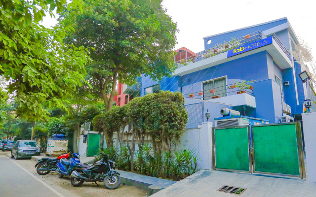 FabHotel F9 Noida Sector 51