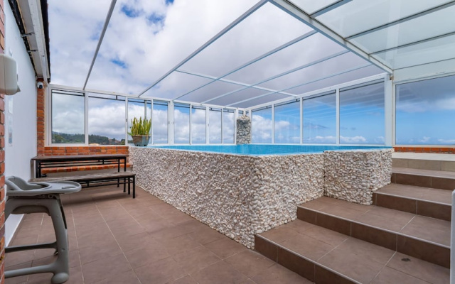 Ocean Heated Pool Jacuzzi View Gray