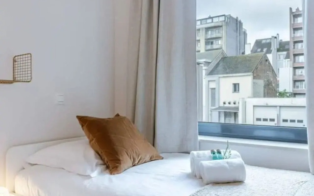 Modern Apartment for up to Five People