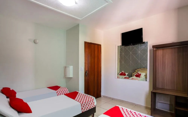 Oyo B Plaza Hotel