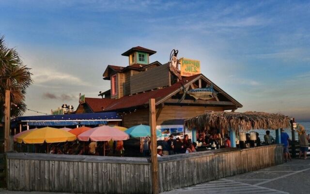 Waterside Dreams Beachfront Newly Remodeled