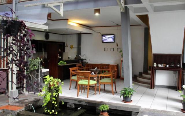 Rumah Asri Bed And Breakfast