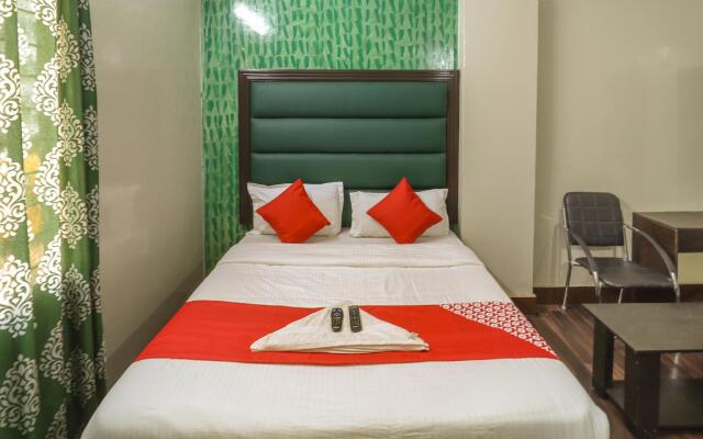 OYO 49249 Pavithraa Deluxe Suites