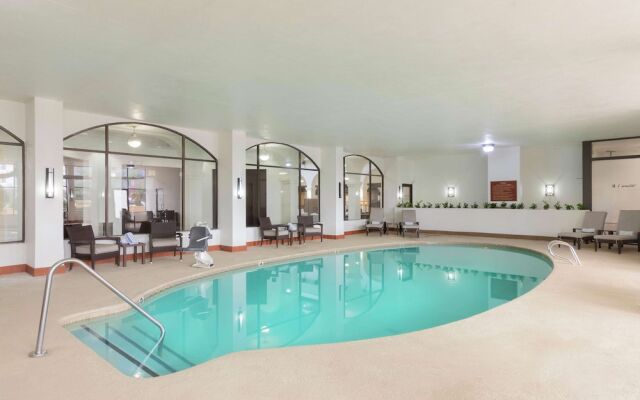 Embassy Suites Tulsa I-44