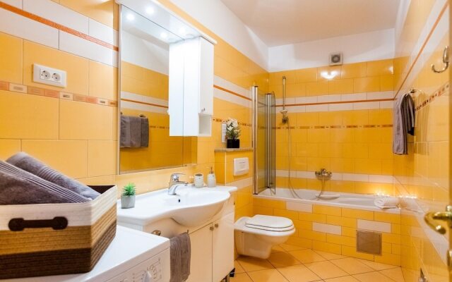 Captivating Apartment in Vela Luka With Balcony