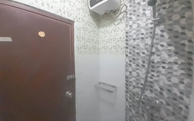 Basic Wood 2Br Apartment At Gateway Ahmad Yani Cicadas