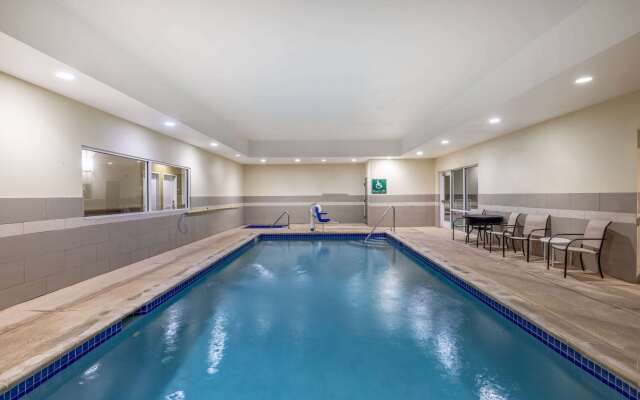 La Quinta Inn & Suites by Wyndham Artesia