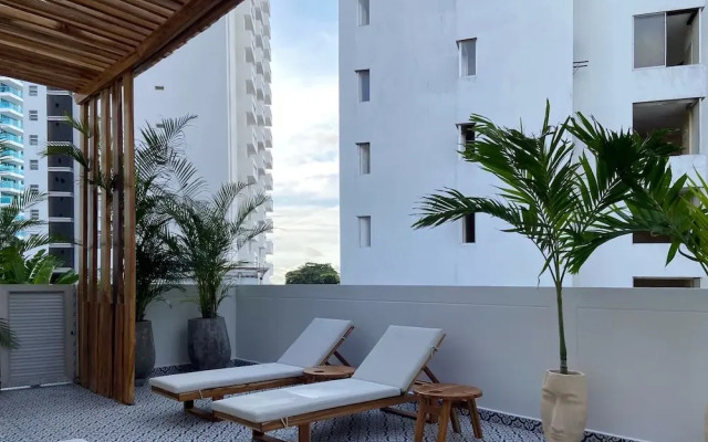 w Impeccable Loft w Charming Terrace in CTG