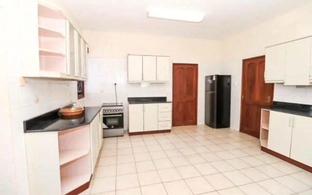 Stay.Plus Creek Residence Nyali