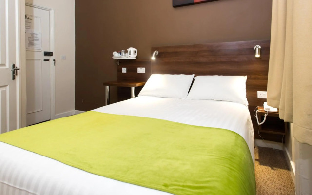 Marble Arch Inn Hotel