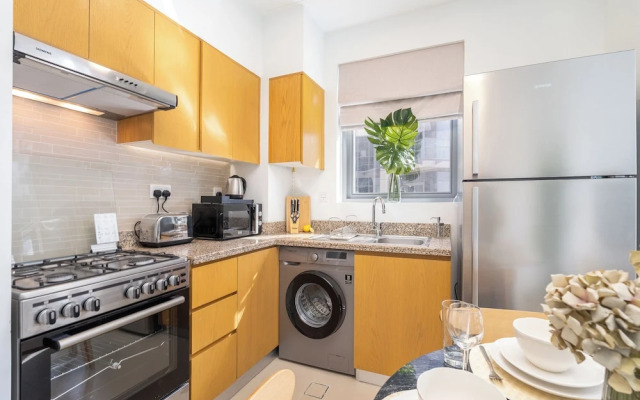 Mystic - Bellevue Tower 1