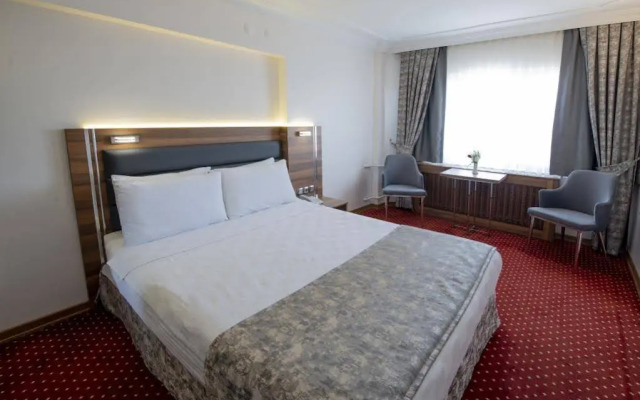 Atiskan Hotel