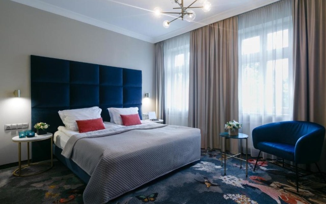 Classic Quadruple room (full double bed and twin beds) (bed type is subject to availability)