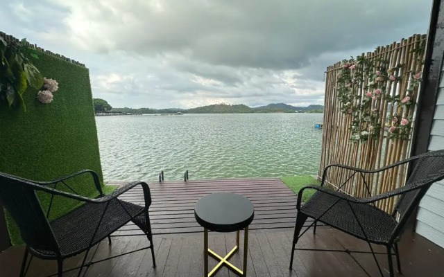 Raya Buri Resort
