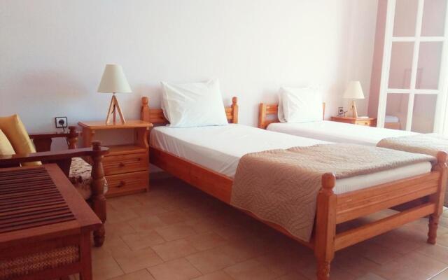Rena's Hospitality walk to the beach,10min to Chania!