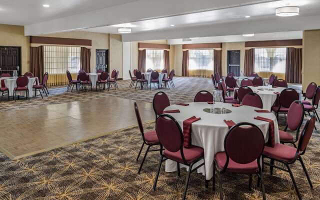 La Quinta Inn & Suites by Wyndham Tucson - Reid Park