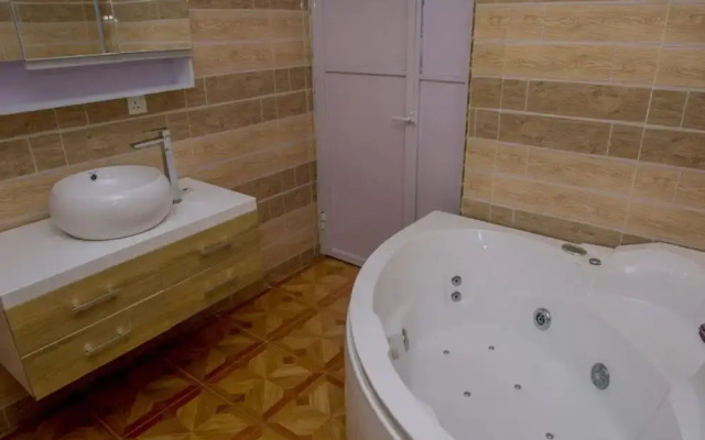 Doreen Grand Hotel & Suites