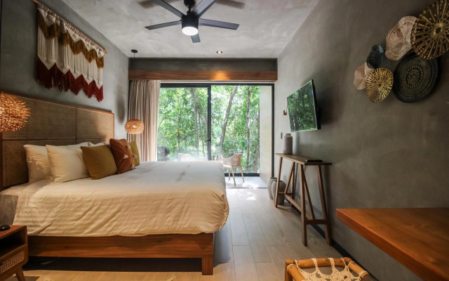 Prime Location Chic Studio in Art Walk Community