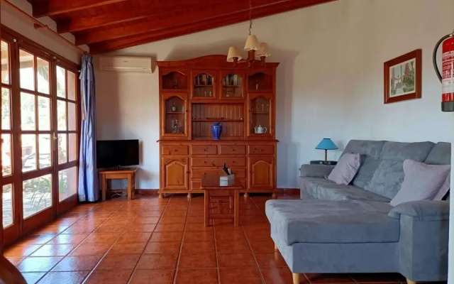Bungalow in El Paso With Terrace