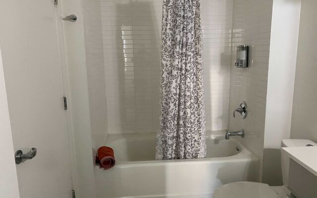 Downtown Dallas 2Br 2Bath Apt + Great Value