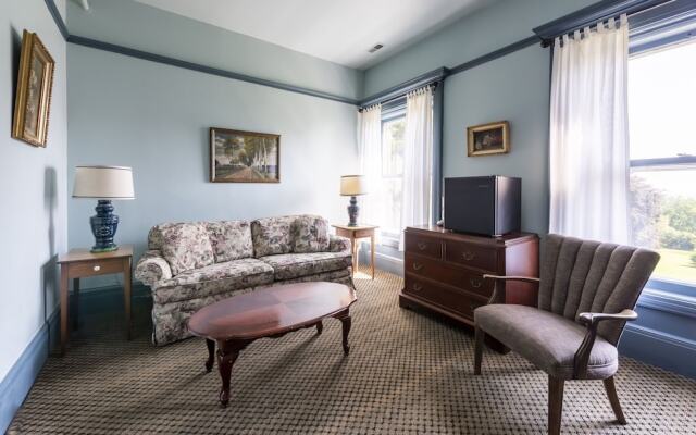 White Springs Manor a Belhurst Property