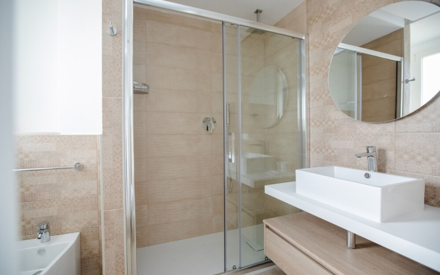 IzzHome Bella Vita Apartment