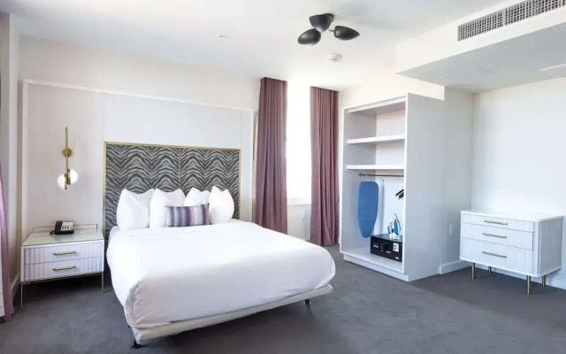 The Kelly Birmingham, Tapestry Collection By Hilto