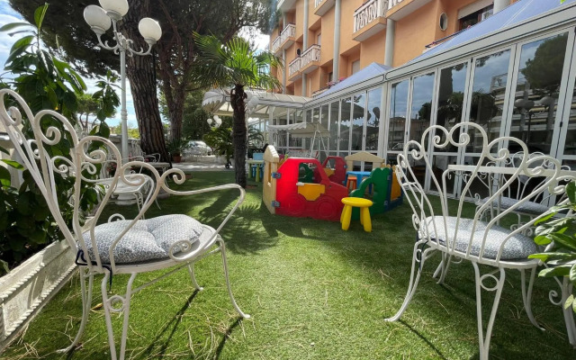 Petit Hotel