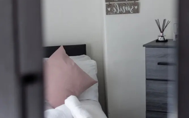 Lux Apartments 4 Bedroom House Molyneux