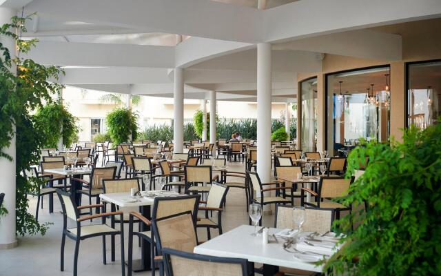 Sunrise Oasis Hotel & Waterpark
