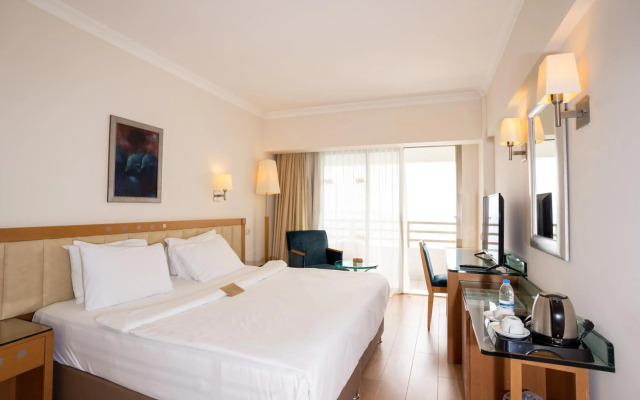 Korumar Deluxe Hotel