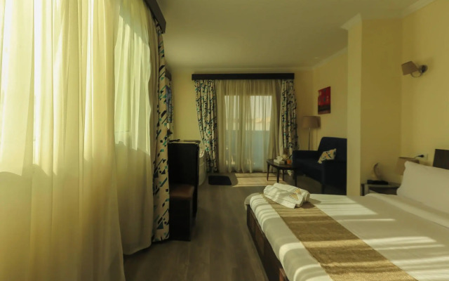 Pyramid Edge Hotel & Exclusive Pyramids View Rooftop