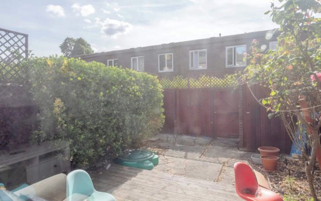 Lovely 3BD Family Home With Garden - North Sheen
