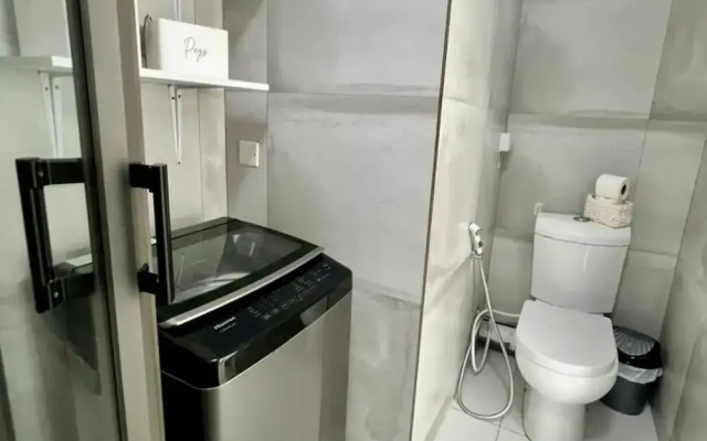 Apt - Sleeps 4 - Balcony - Pool - Parking