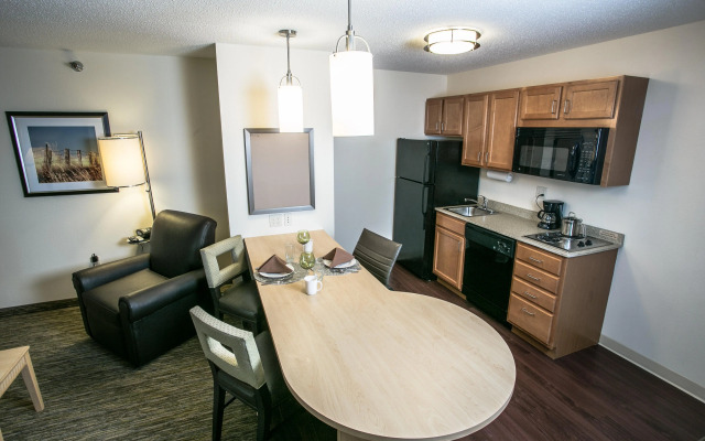 Candlewood Suites Fargo-N. Dakota State University by IHG