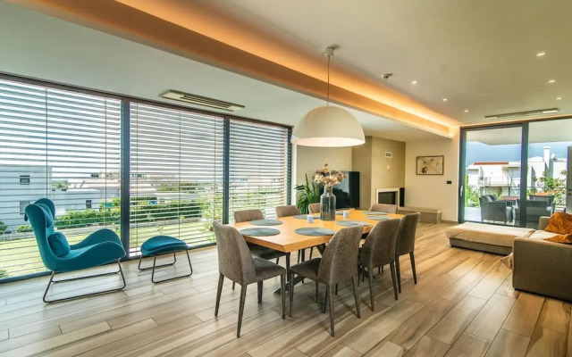 Luxury Villa With Pool and sea View