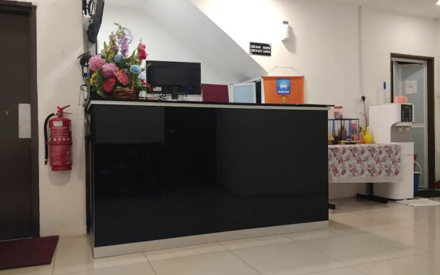 OYO 89792 Hamriz Hotel